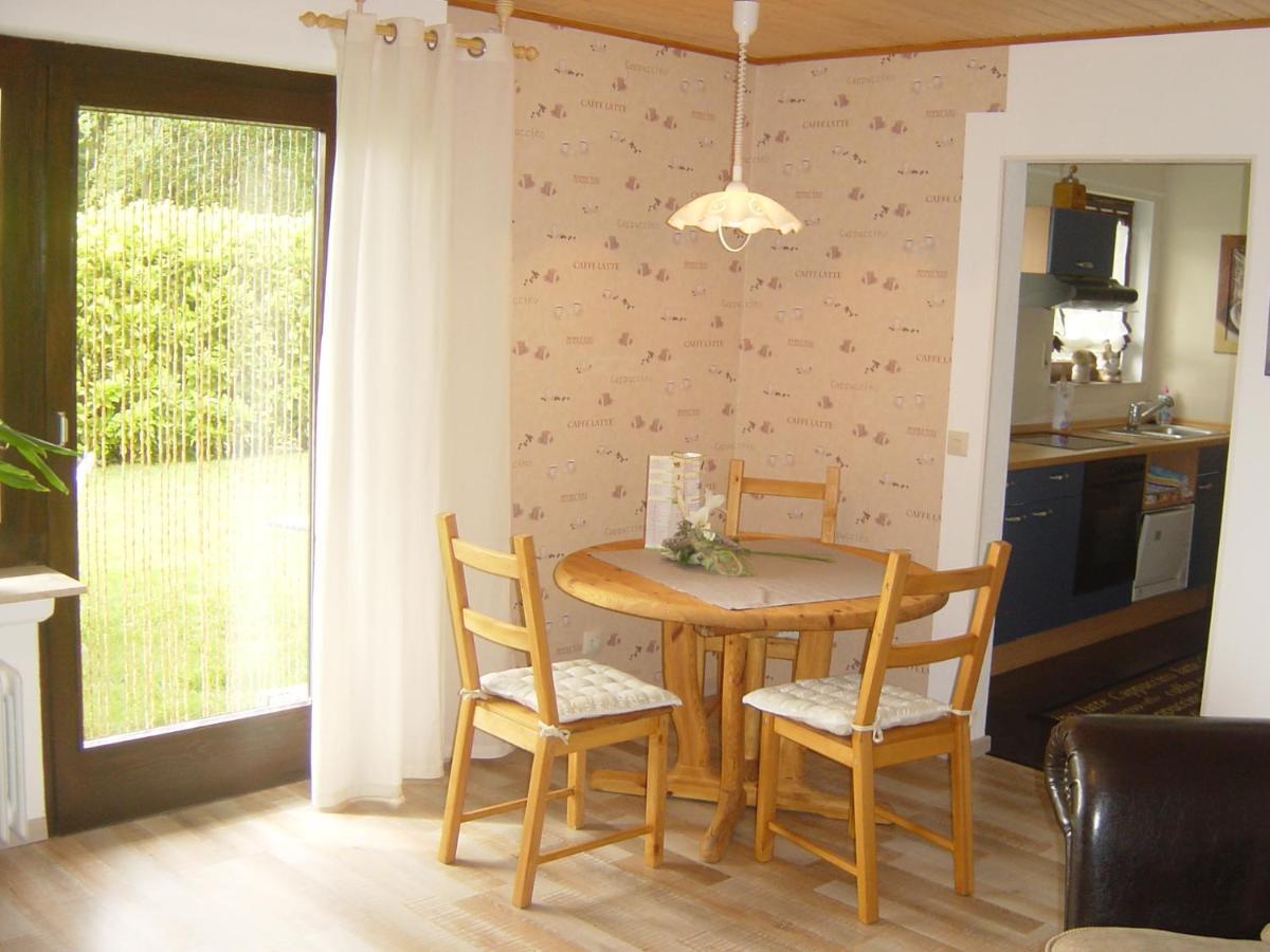 Haus Am Wald Apartamento Hillscheid Exterior foto