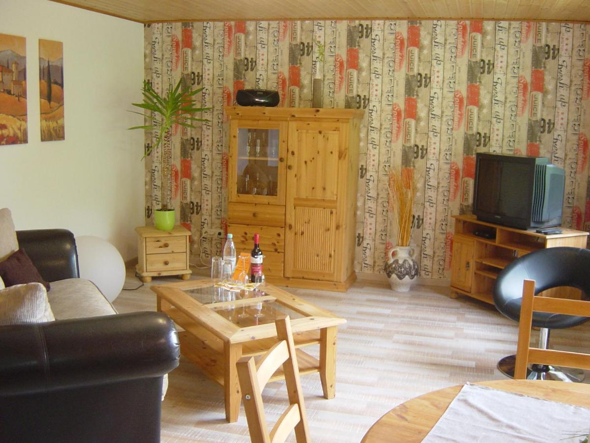 Haus Am Wald Apartamento Hillscheid Exterior foto